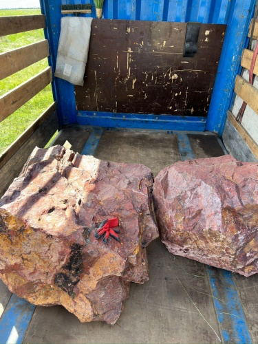 Ландшафтные глыбы красно-фиолетовые 200-1000 килограмм купить в Реже