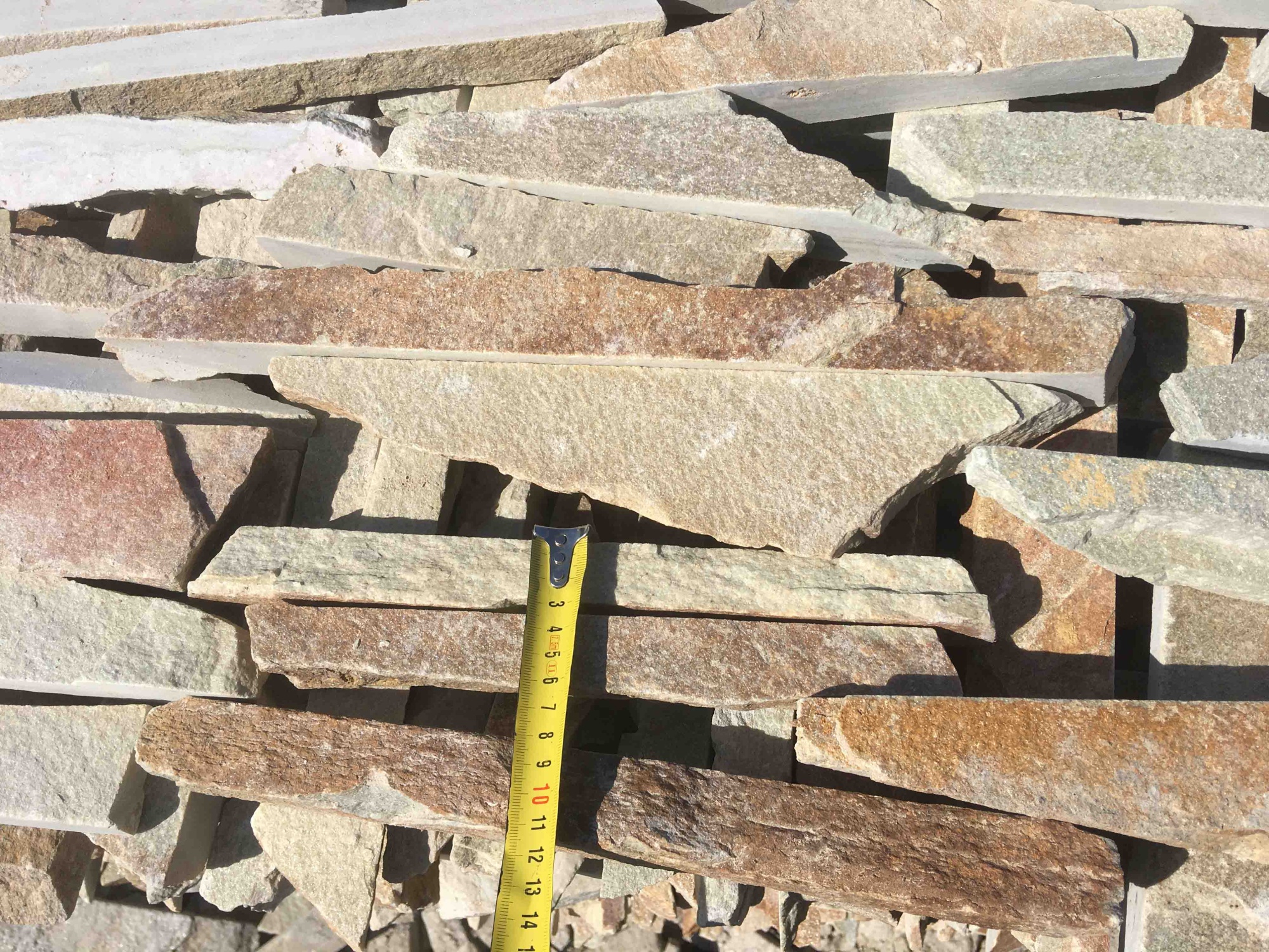 Горбушка златолит золотистый для облицовки купить в Реже