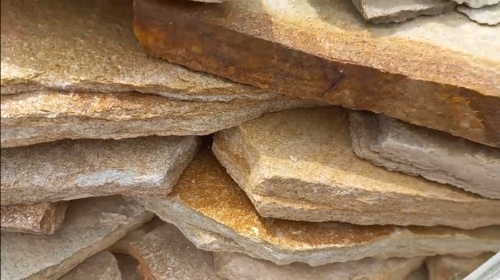 Плитняк златолит жёлтый золотистый для отмостки купить в Реже