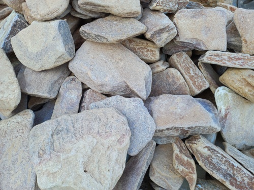 Златолит жёлтый, жёлто-зелёный глыбки и валуны для ланшафтного дизайна купить в Реже