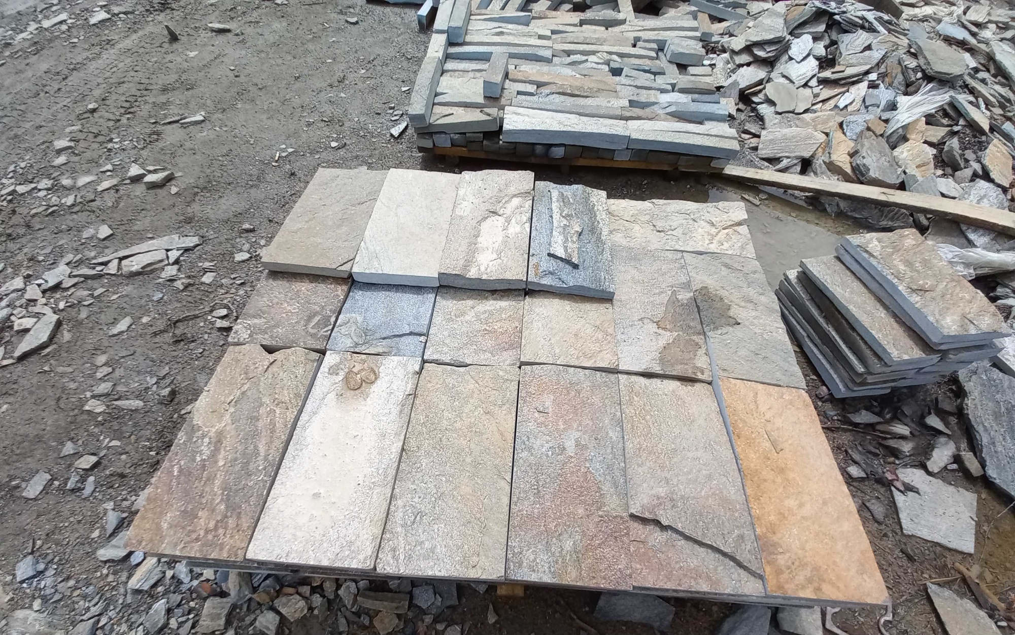 Плитка пилёная златолит Уральский для цоколя, отмостки купить в Реже