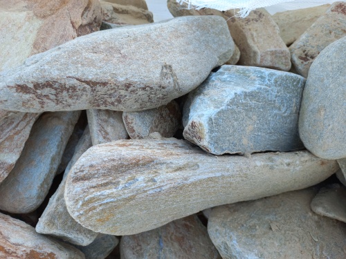 Златолит жёлтый, жёлто-зелёный глыбки и валуны для ланшафтного дизайна купить в Реже