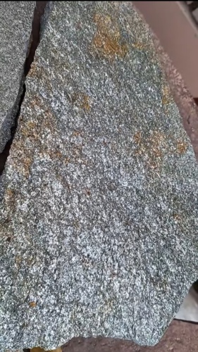 Плитняк златолит серебристый для цоколя, отмостки купить в Реже