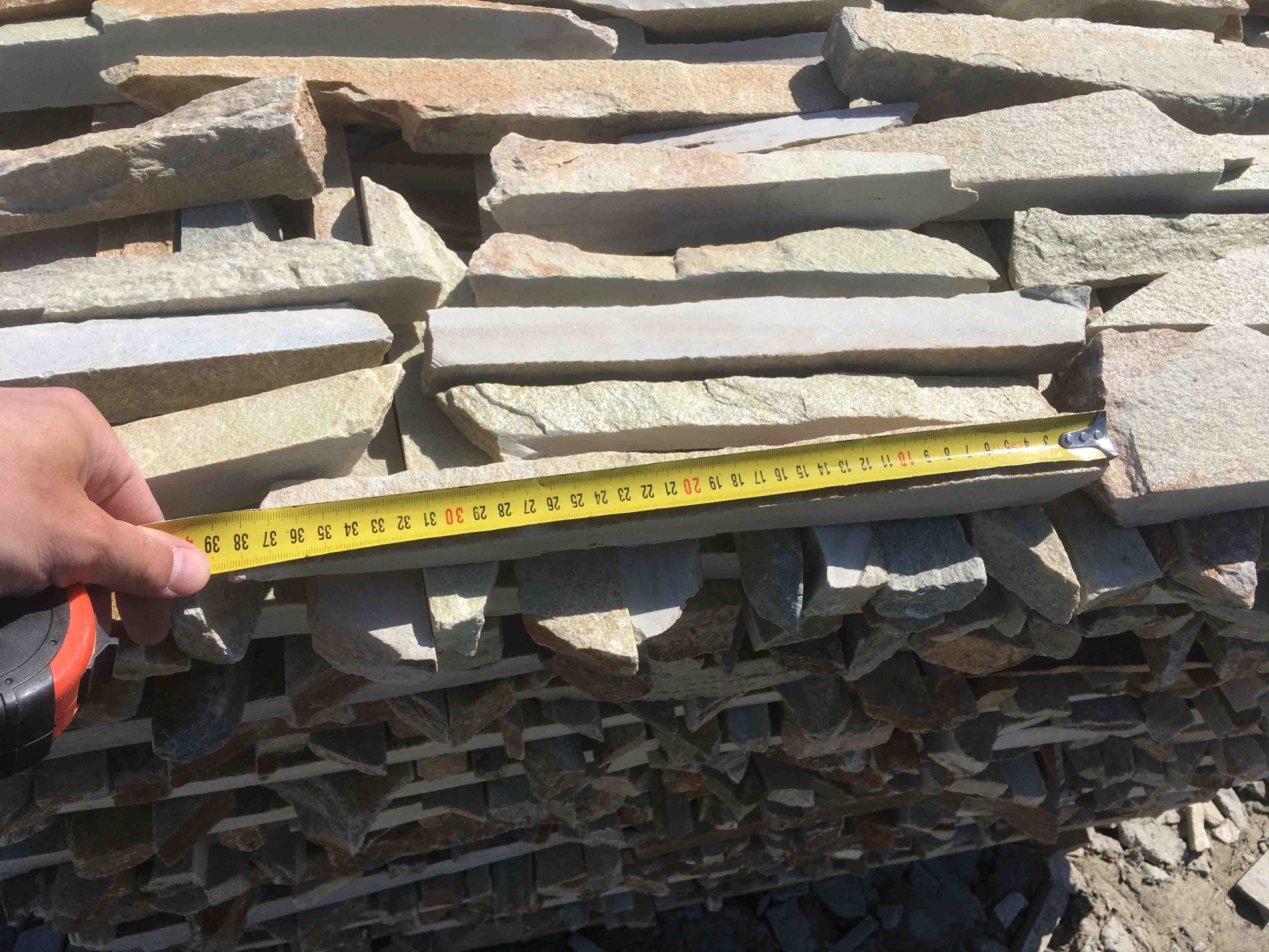 Горбушка златолит золотистый для облицовки купить в Реже