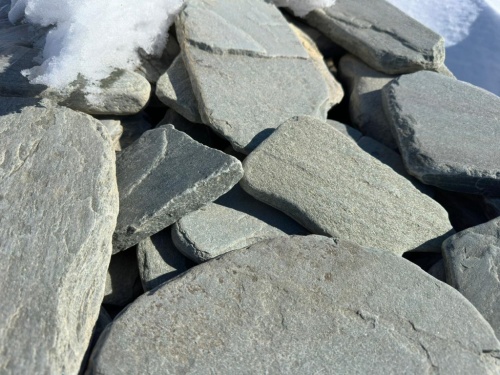 Плитняк златолит зелёный галтованный для цоколя купить в Реже