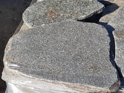 Златолит серебристый галтованный для цоколя купить в Реже