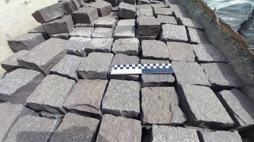 Лемезит колотая брусчатка 10 * 10 см. для парковки купить в Реже